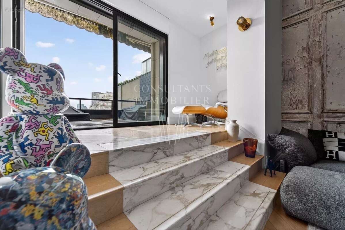 Appartement à PARIS-16E