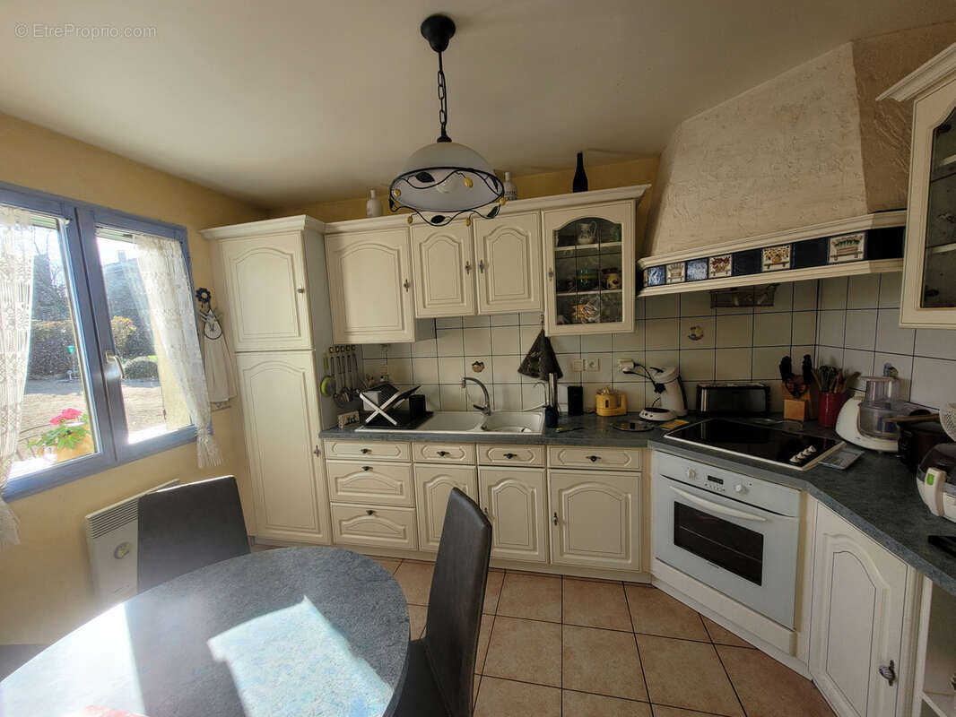 Maison à SAINT-NIZIER-DE-FORNAS