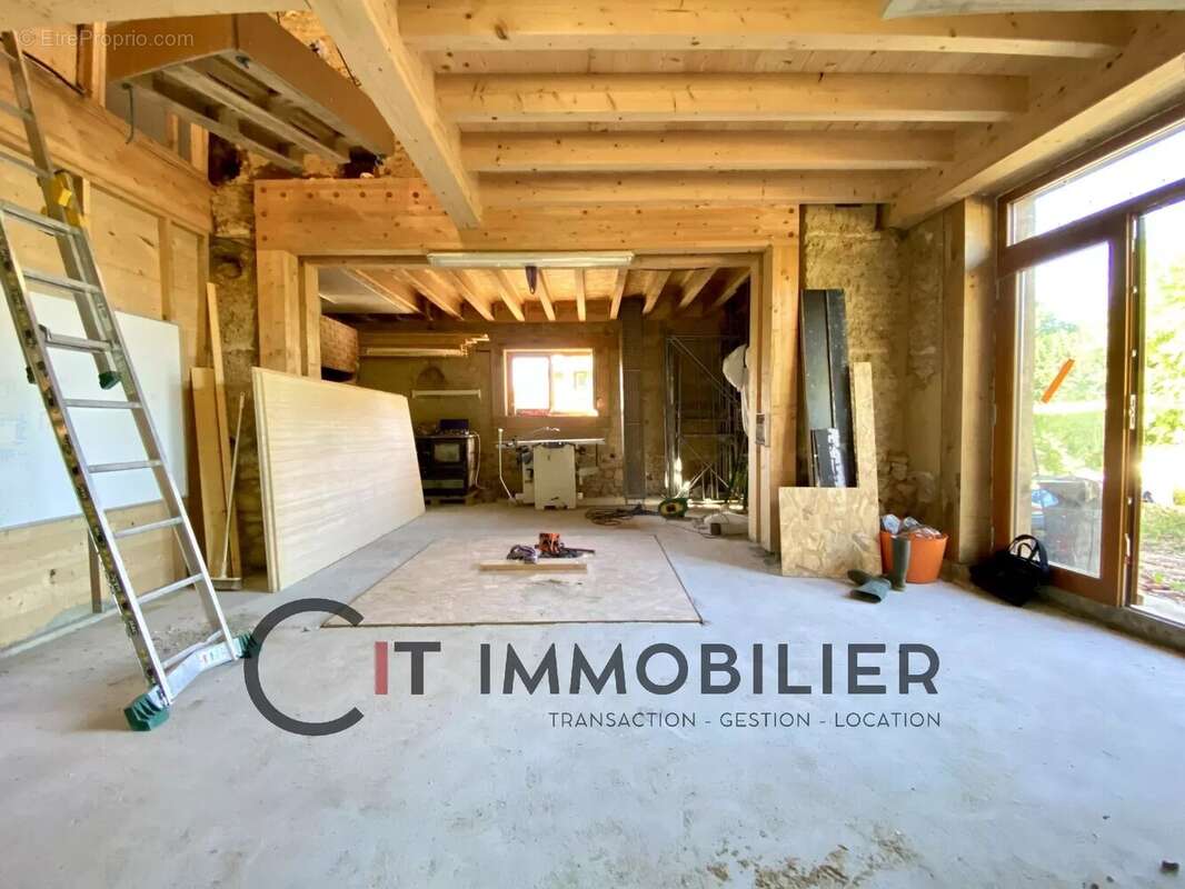 Maison à LES EPARRES