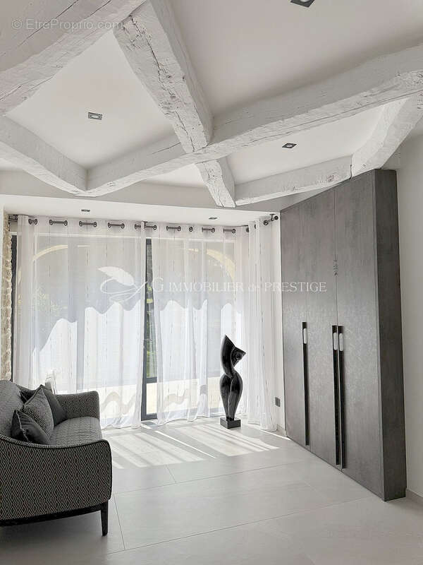 Maison à L'ISLE-SUR-LA-SORGUE