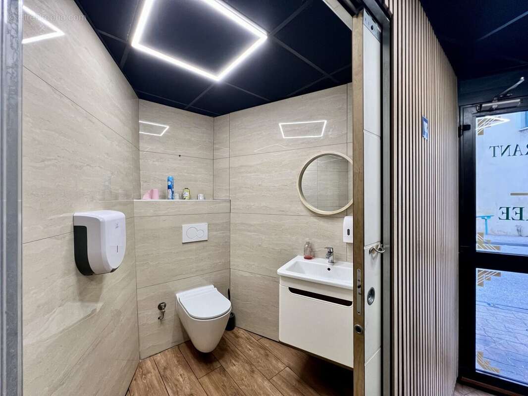 Autre à PONT-DE-CHERUY