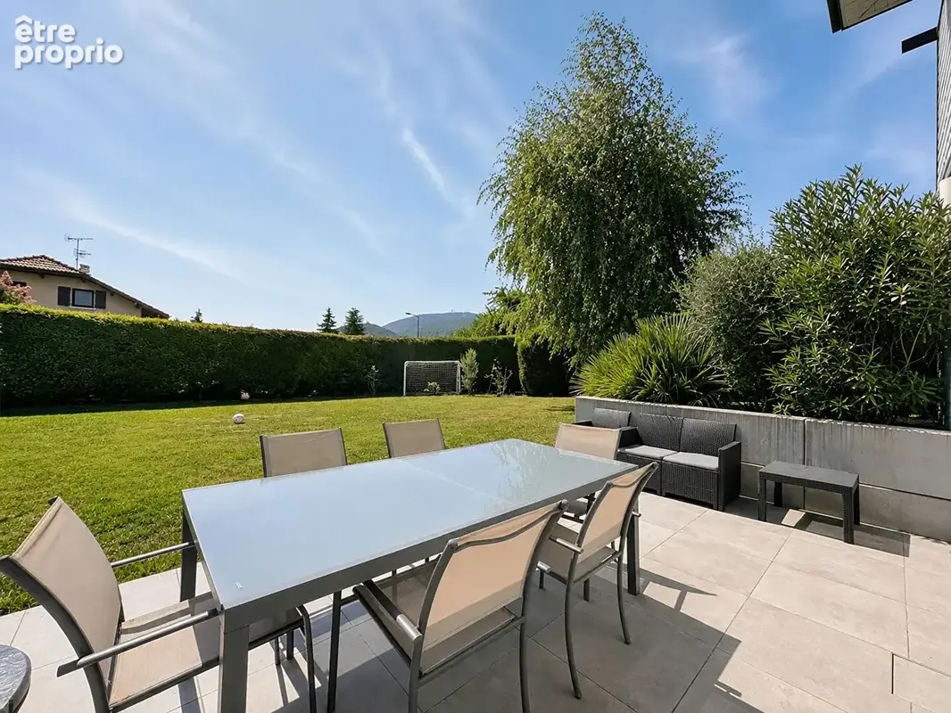 Vétraz-Monthoux ? Maison d'architecte duplex inversé de 220 m² sur terrain de 887 m² - photo 4