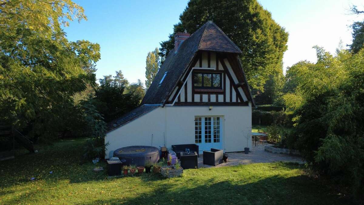 Maison à IVRY-LA-BATAILLE