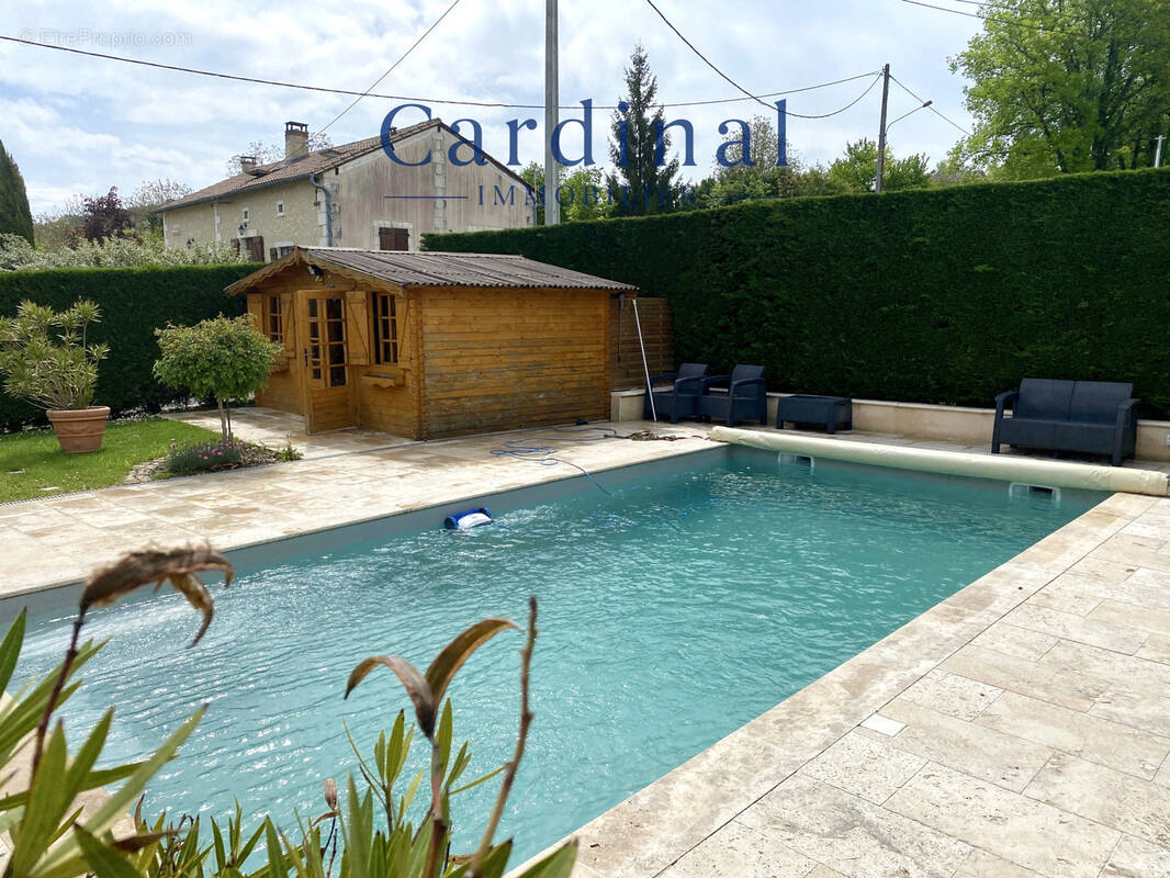Maison à MONTREM