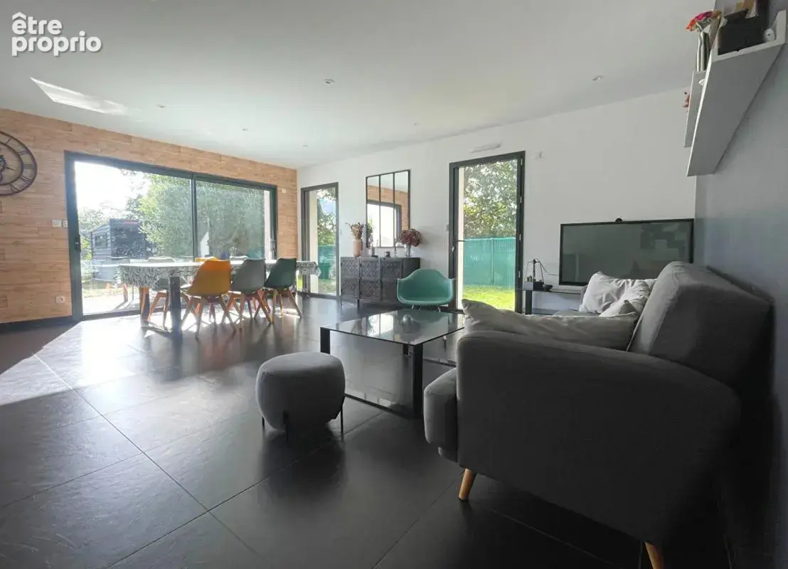MONTFORT-SUR-MEU - Contemporaine  T7 150 m² - photo 3