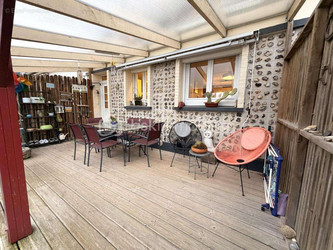 Maison à MONCHY-SUR-EU