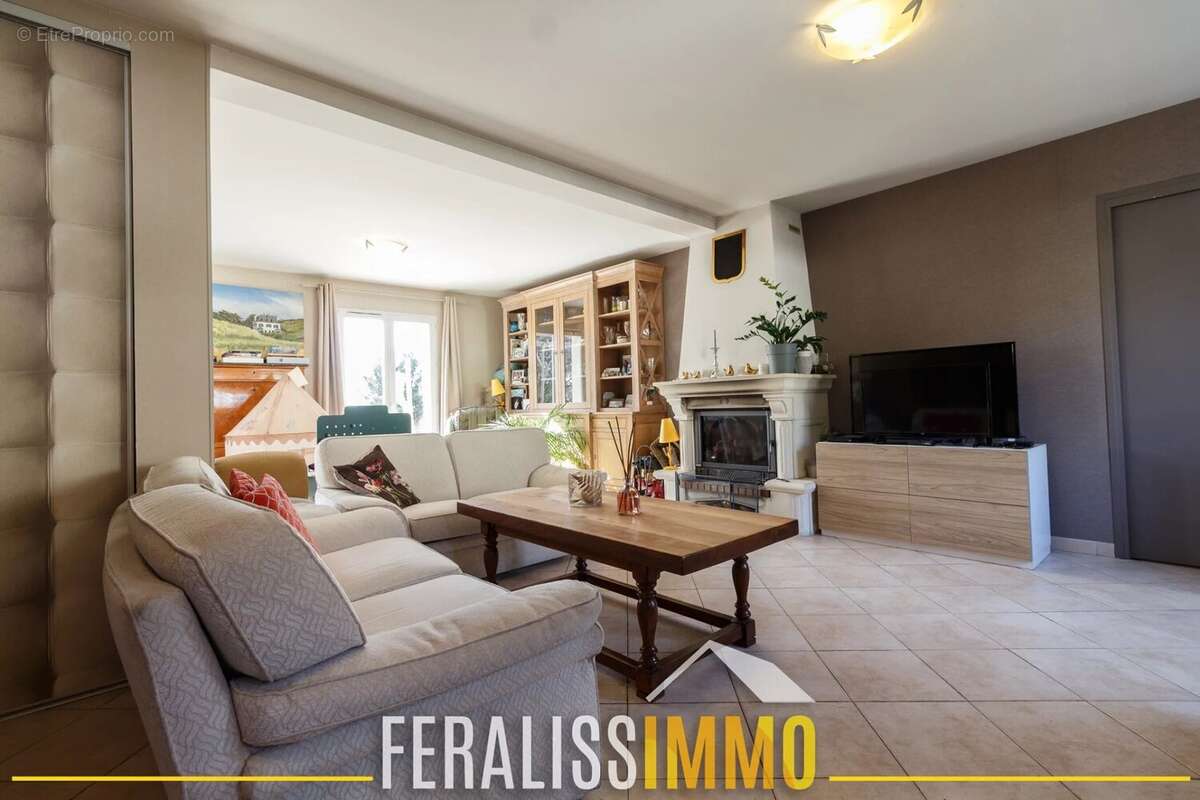 Maison à VAUX-SUR-SEINE