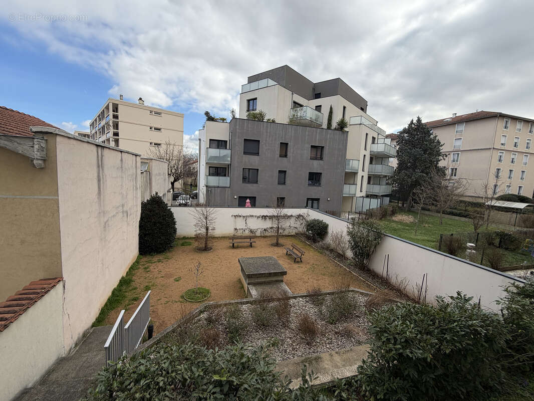Appartement à LYON-8E