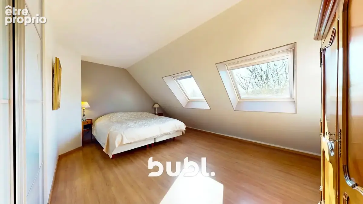 Propriété d’exception 470 m2 / terrain de 1 193 m2 avec piscine couverte chauffée - photo 9