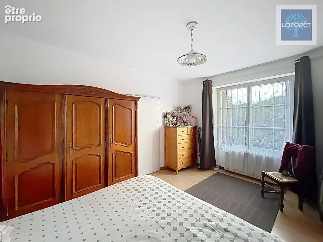 Maison 161 m² divisible avec 2 parties, garage de 70 m² et terrain clos - photo 4