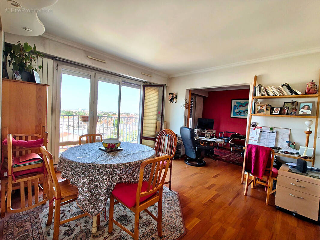 Appartement à VILLEMOMBLE