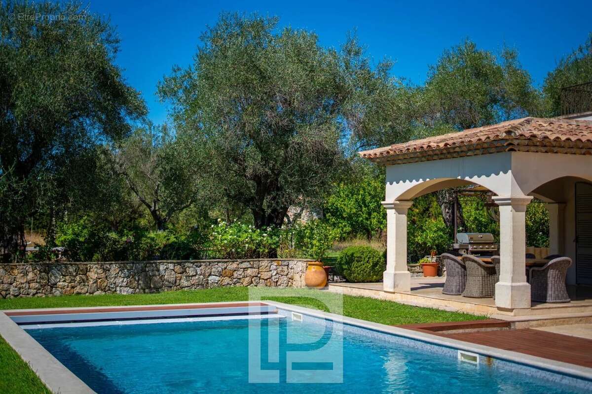 Maison à MOUGINS