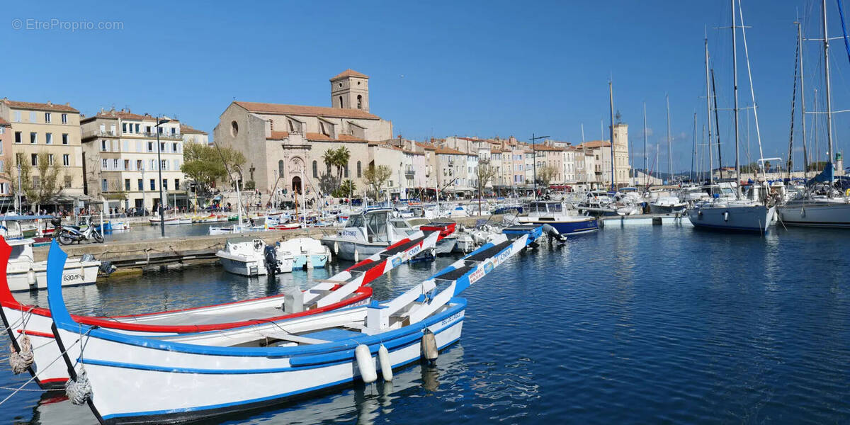Photo Appartement à La Ciotat au prix de 245 000€