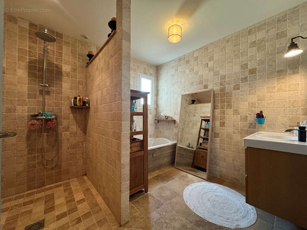 Maison à BRISSAC-QUINCE