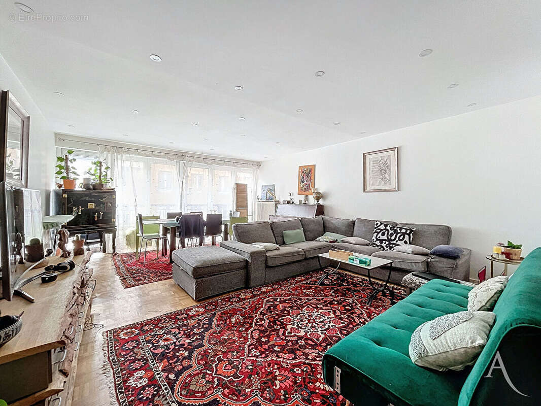 Appartement à PARIS-20E