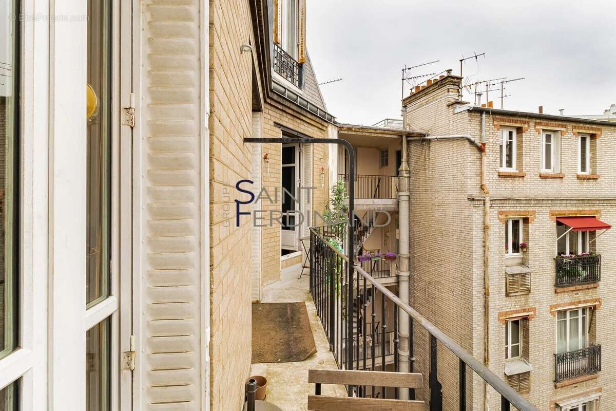 Appartement à PARIS-16E