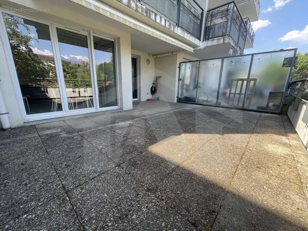 Appartement à SAINT-MARTIN-D'HERES