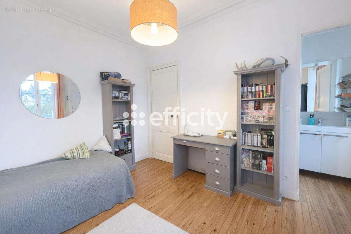 Maison 255 m² à Nantes  - photo 9