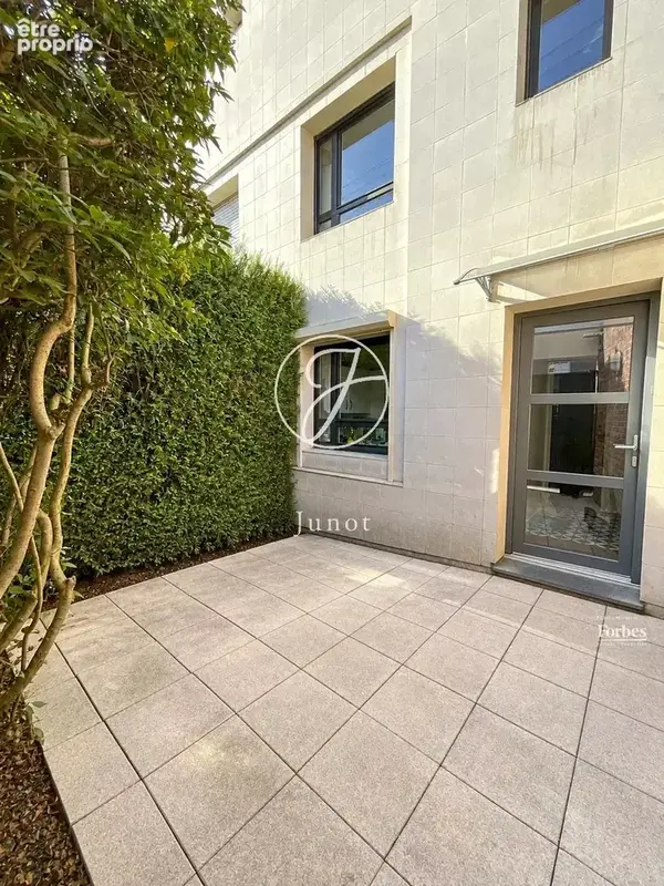Marcq-en-Barœul - CROISÉ-LAROCHE - Maison - 6 pièces - 185m² - 5 chambres - Jardin 500m² - Terrasse - Garage - Dépendance - photo 17