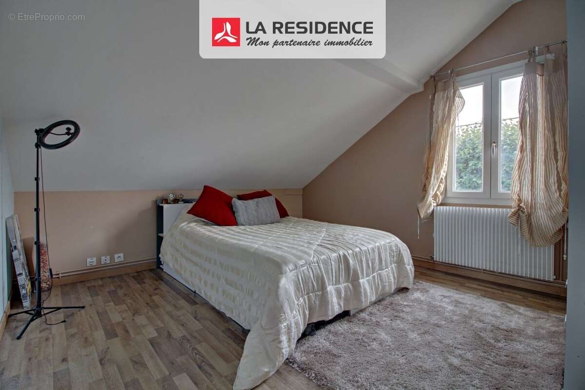 Maison à LES MUREAUX