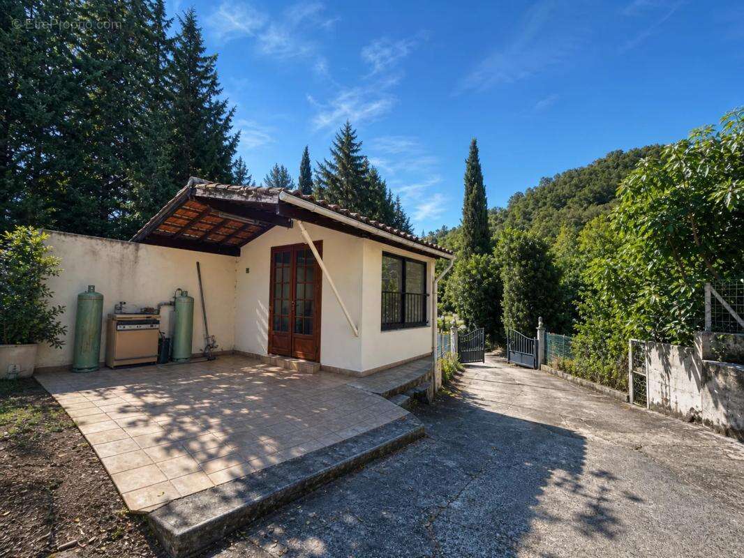 Maison de 120 m2 avec plus de 2,2 hectares de terrain - photo 18