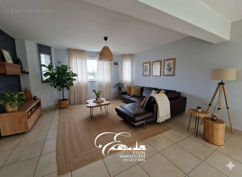 Maison à OYE-PLAGE