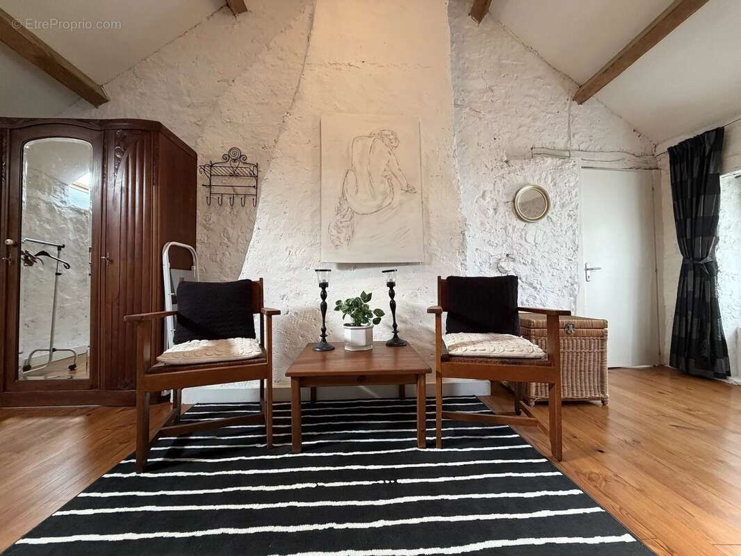 Maison à MONTIGNY-EN-MORVAN