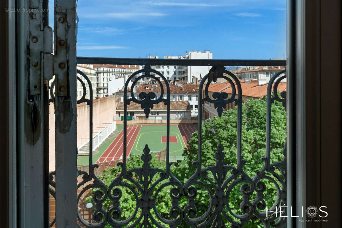 Appartement à MARSEILLE-2E