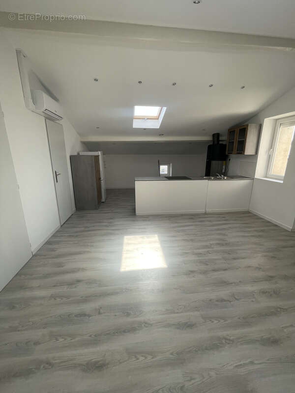 Appartement à UNIEUX