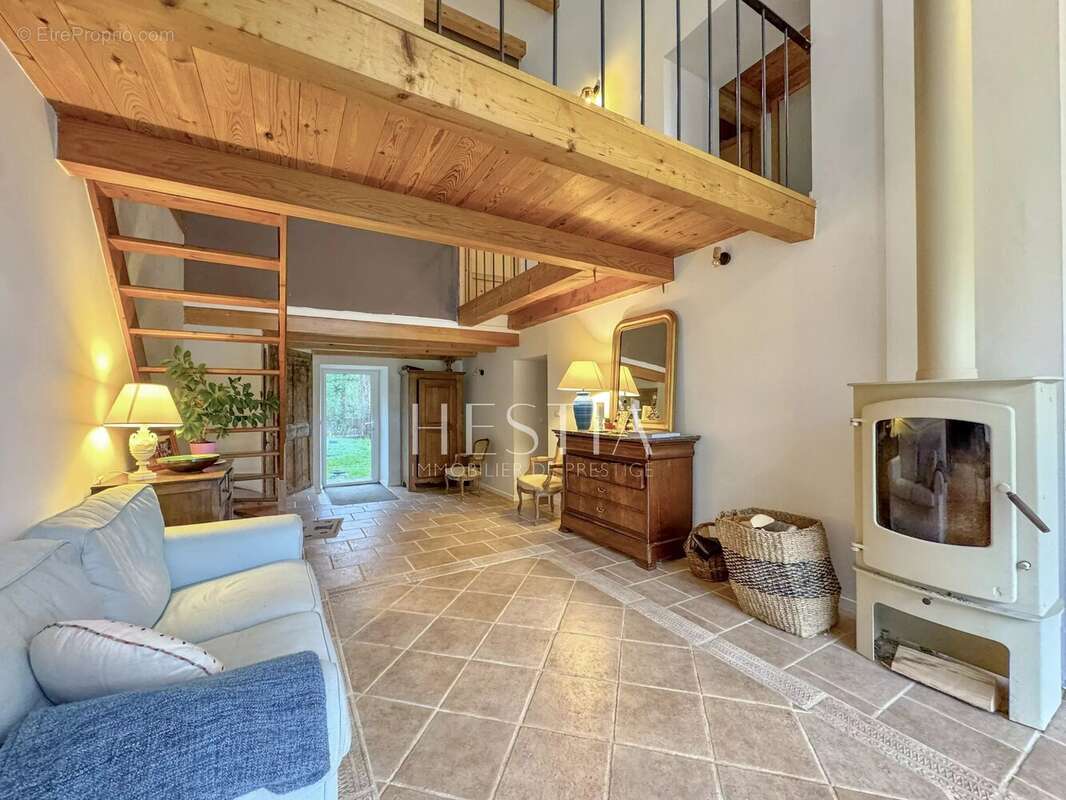 Maison à ALLONZIER-LA-CAILLE