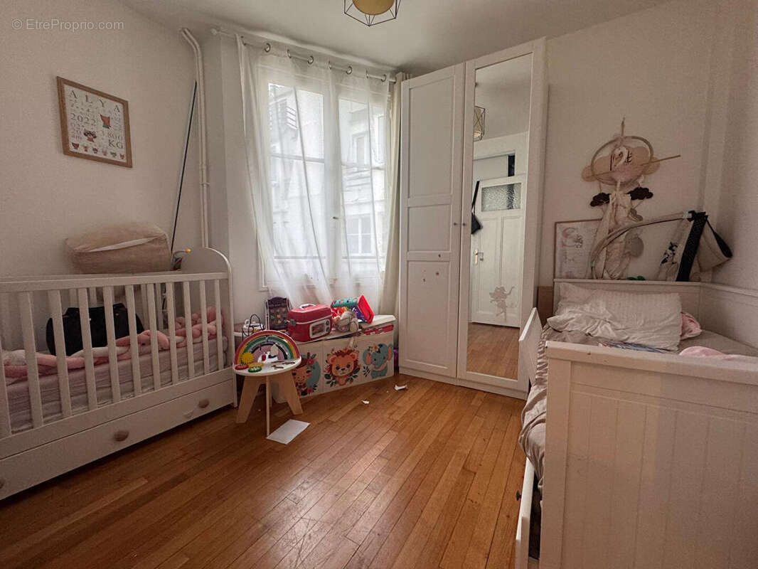 Appartement à NEUILLY-SUR-SEINE