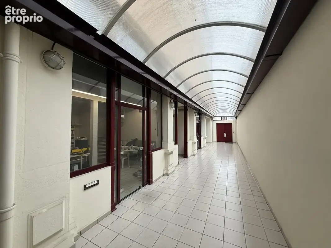 Vichy centre-ville   local commercial avec potentiel de transformation en habitation - photo 8
