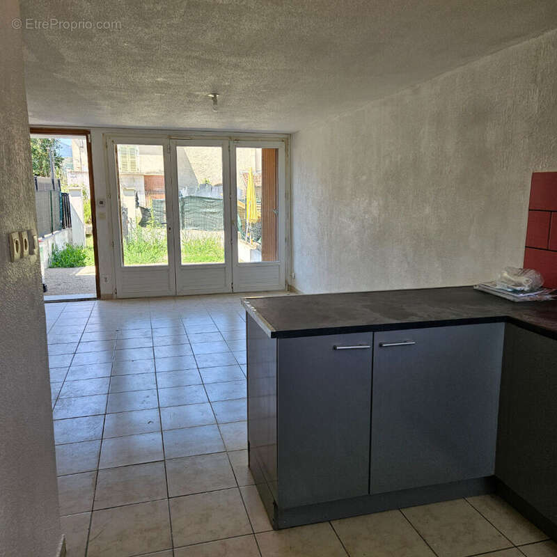 Maison jumelée à Brens  65.6 m2 + terrasse + jardin + 2 parkings - photo 7