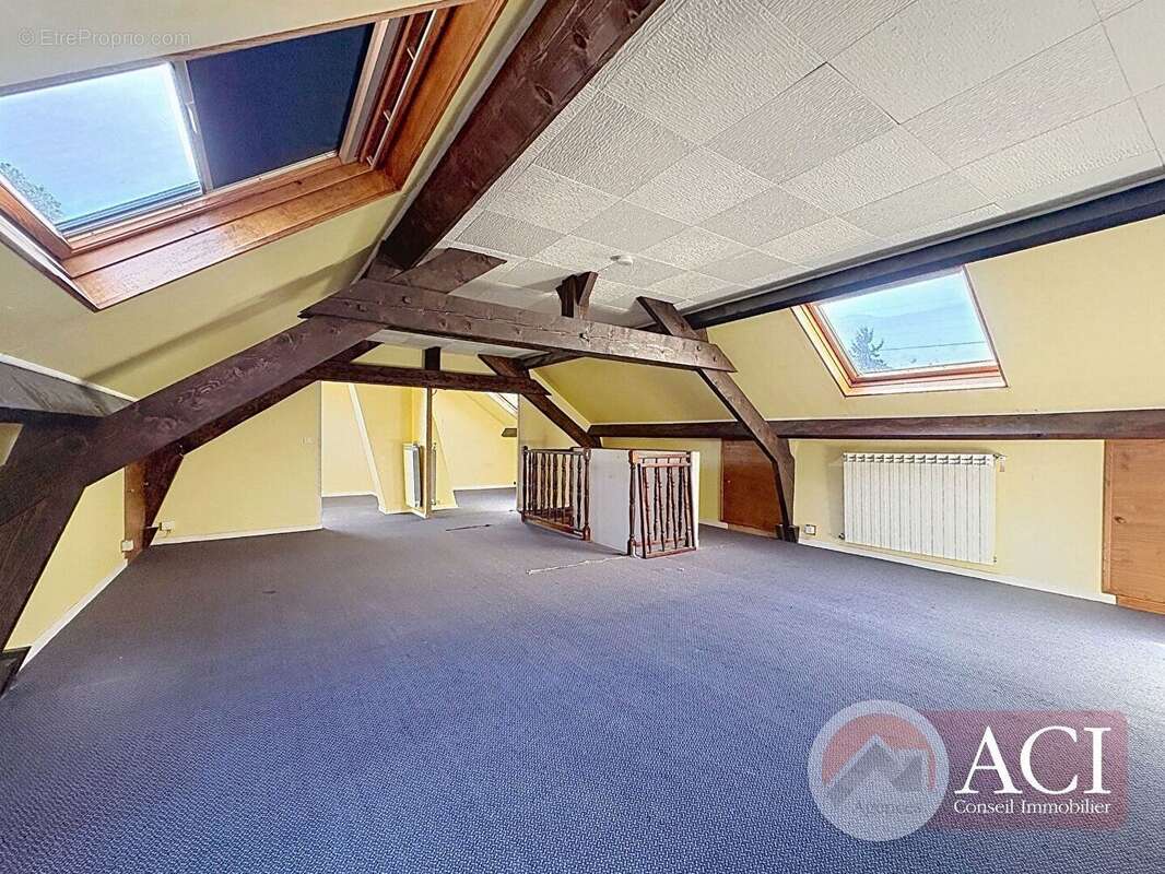 Maison à usage d'habitation édifiée sur 339m2 - photo 6