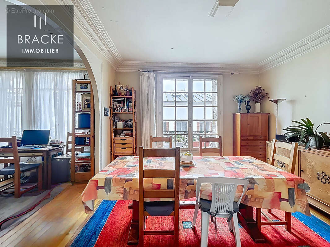 Appartement à COURBEVOIE