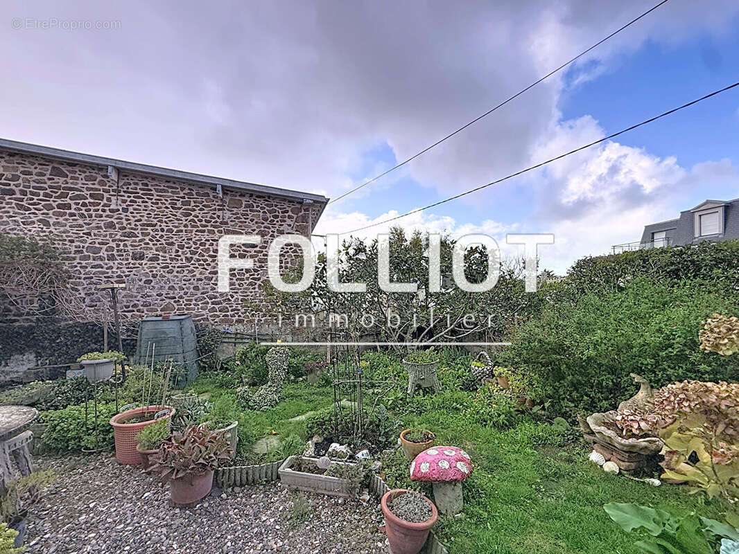 Maison à SAINT-PAIR-SUR-MER