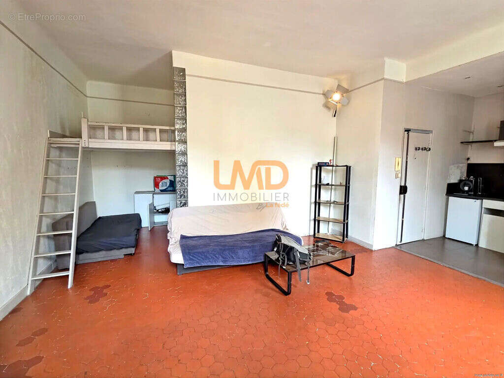Appartement à MARSEILLE-4E