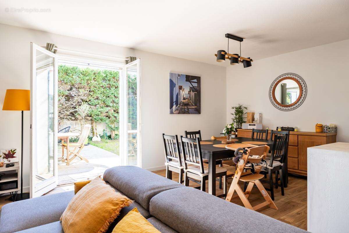 Maison à VILLENAVE-D'ORNON