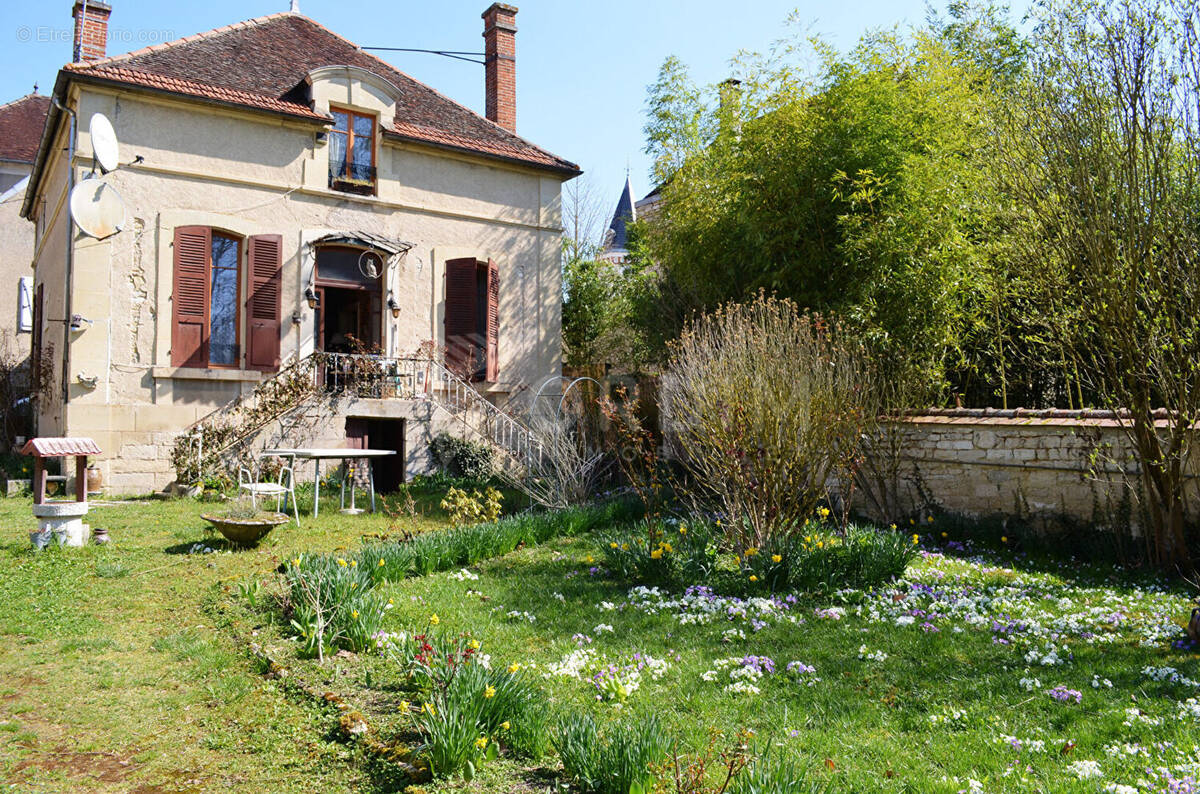 Maison à ANCY-LE-FRANC