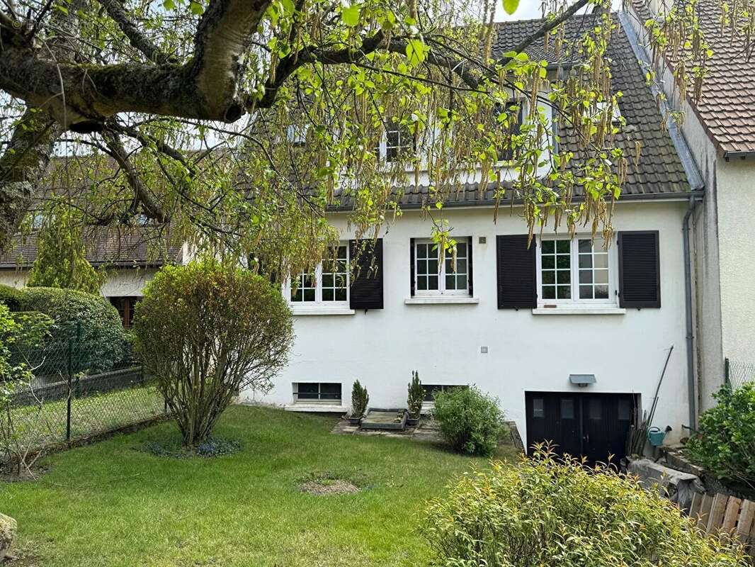 Maison à FEUCHEROLLES