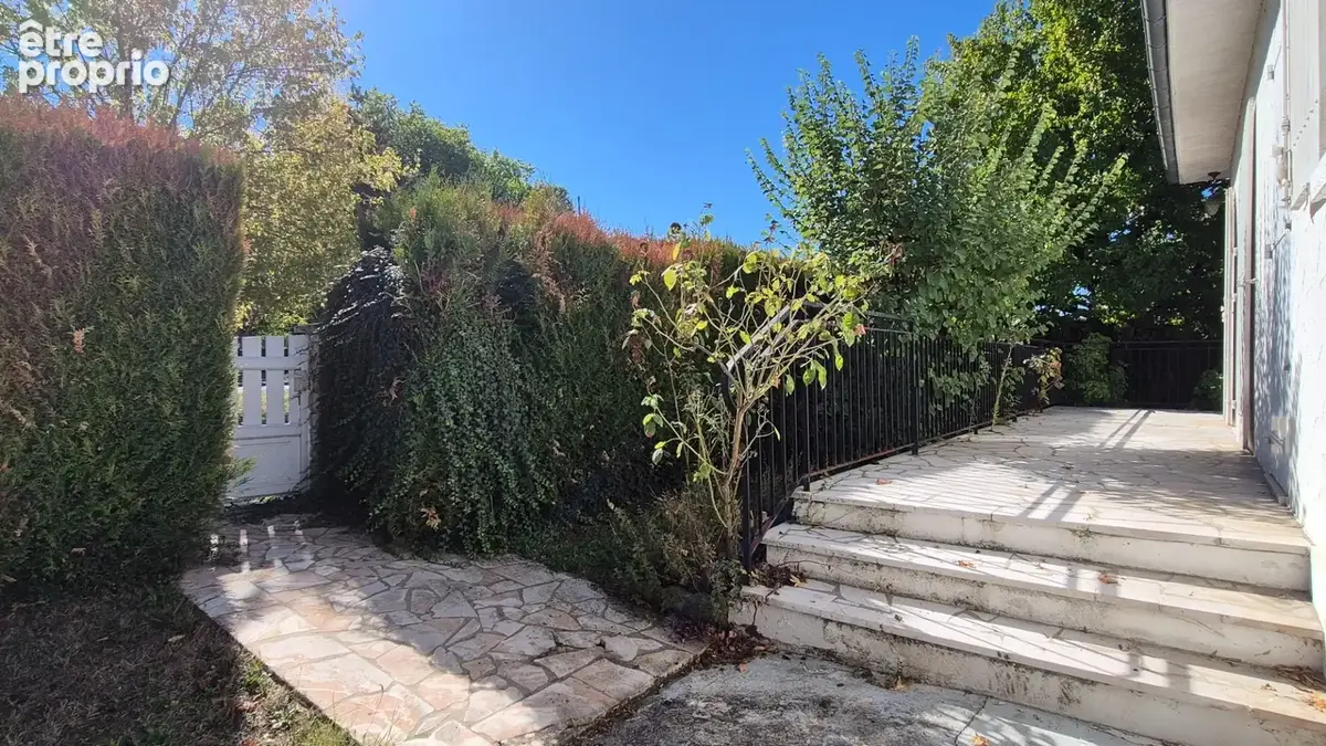 Pavillon Plain-Pied sur terrain clos et arboré, 3 chambres, proche bus et commerces - photo 23