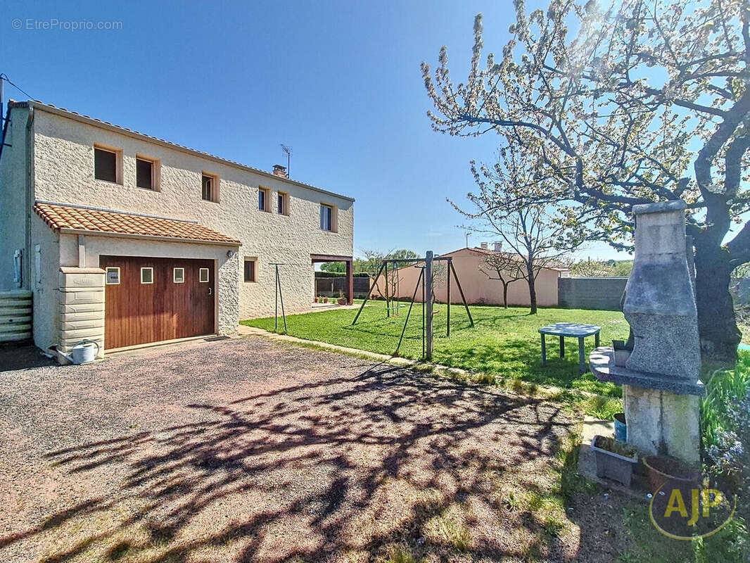 Maison à MONTAIGU