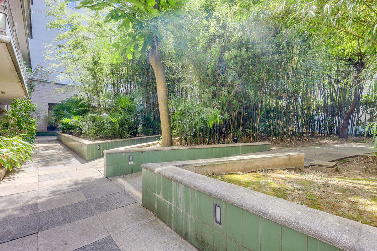 Appartement à PARIS-14E