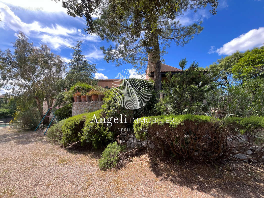 Maison à FREJUS