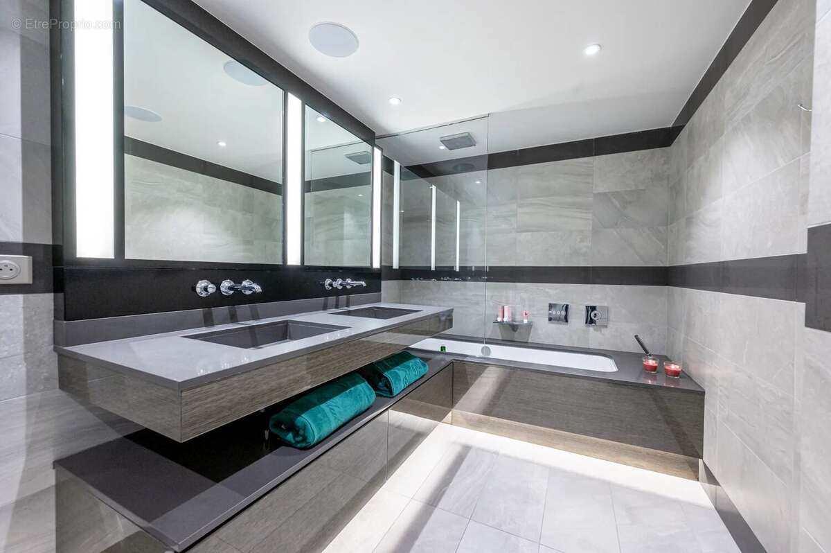 VENDU - CAP D'ANTIBES - Appartement avec vue mer dans résidence d'exception - photo 19