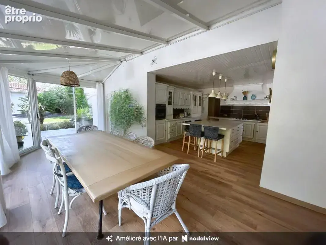 Maison familiale 7 pièces 225 m² à Carignan-De-Bordeaux - photo 3