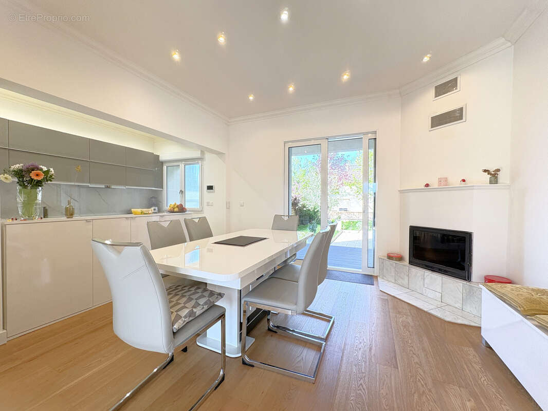 Maison à CHENNEVIERES-SUR-MARNE