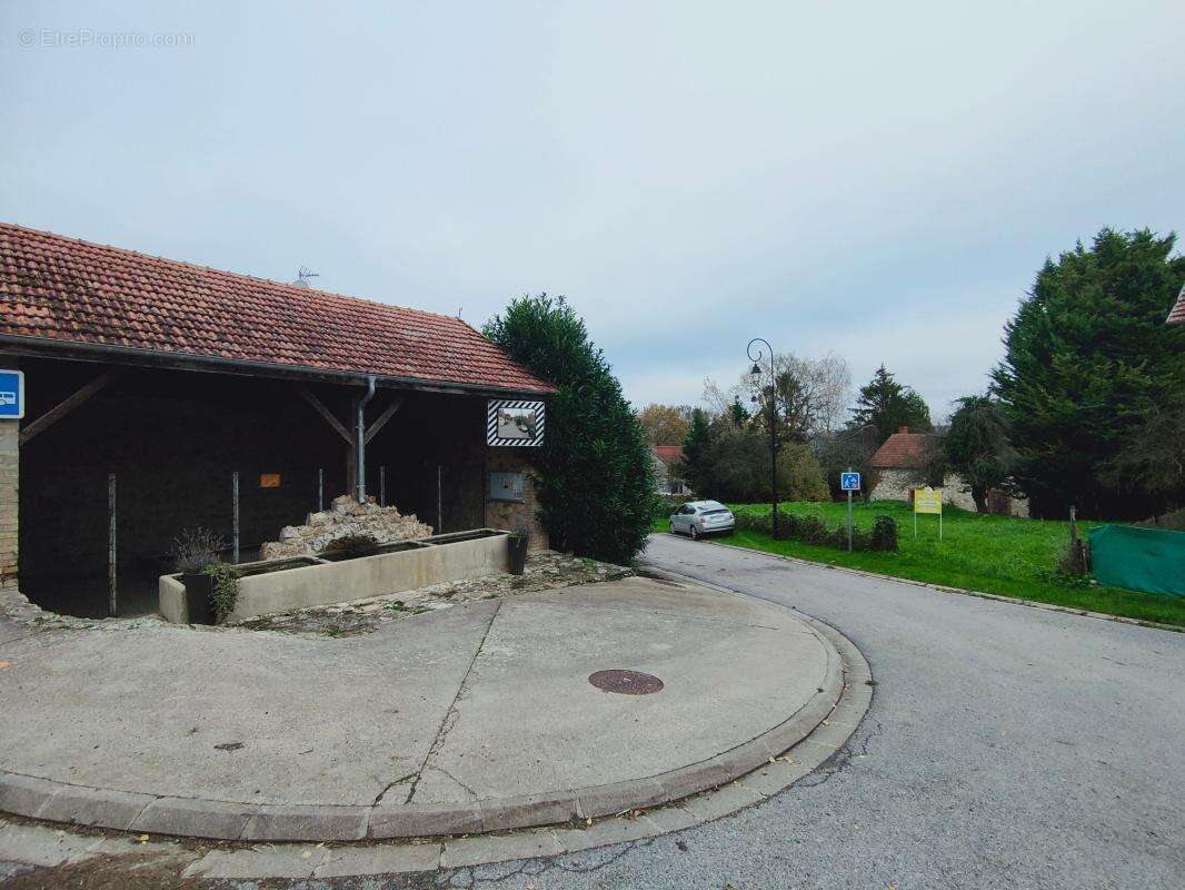 Terrain à CHAMPLAT-ET-BOUJACOURT