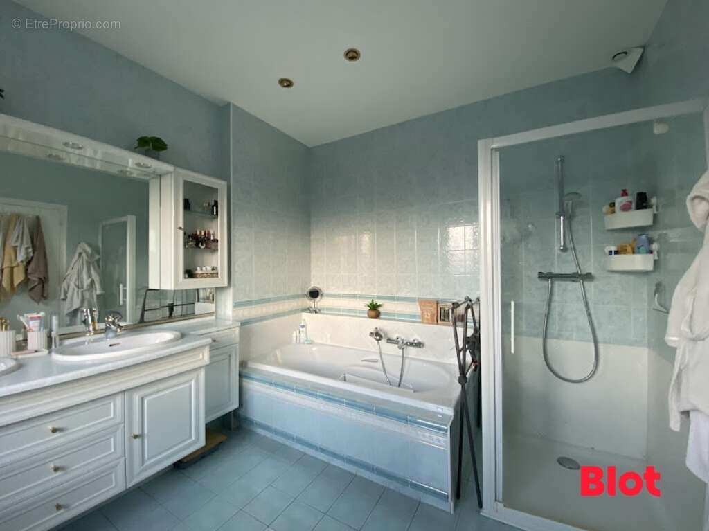 Appartement à JANZE