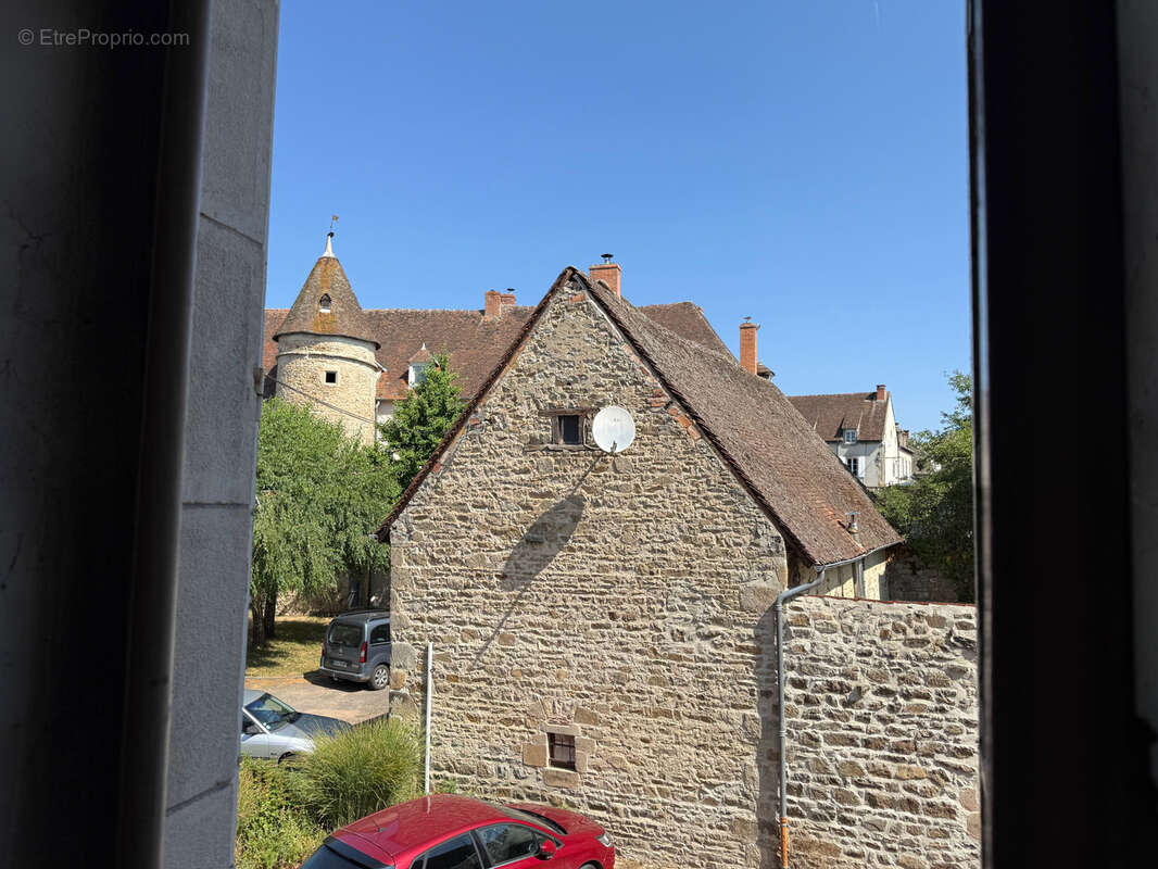 Auv 1227 : Maison de bourg à rénover, jardin, garages et grange - photo 61